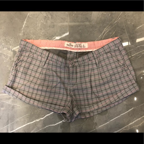 Pants - Hollister women’s low rise short shorts